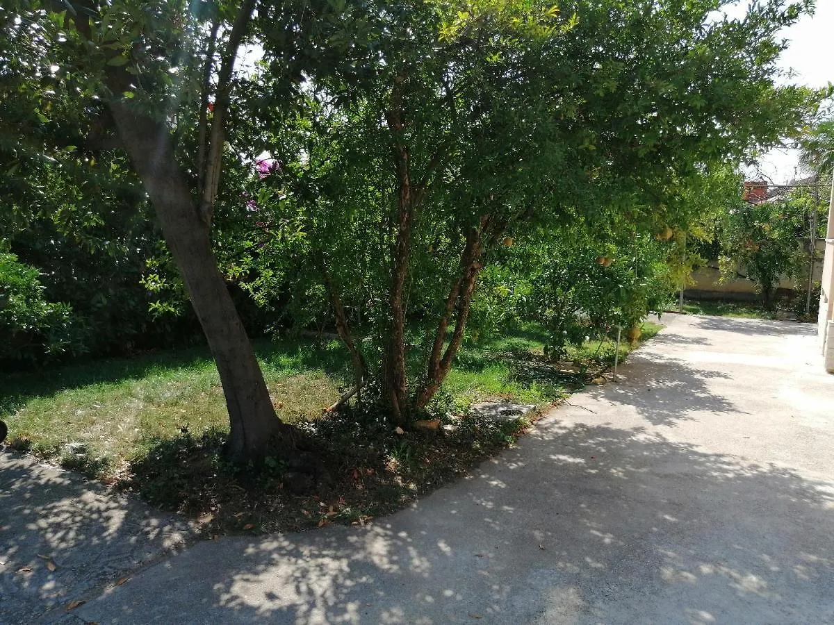 Tihi Apartman Ζαντάρ 0*,  Κροατία