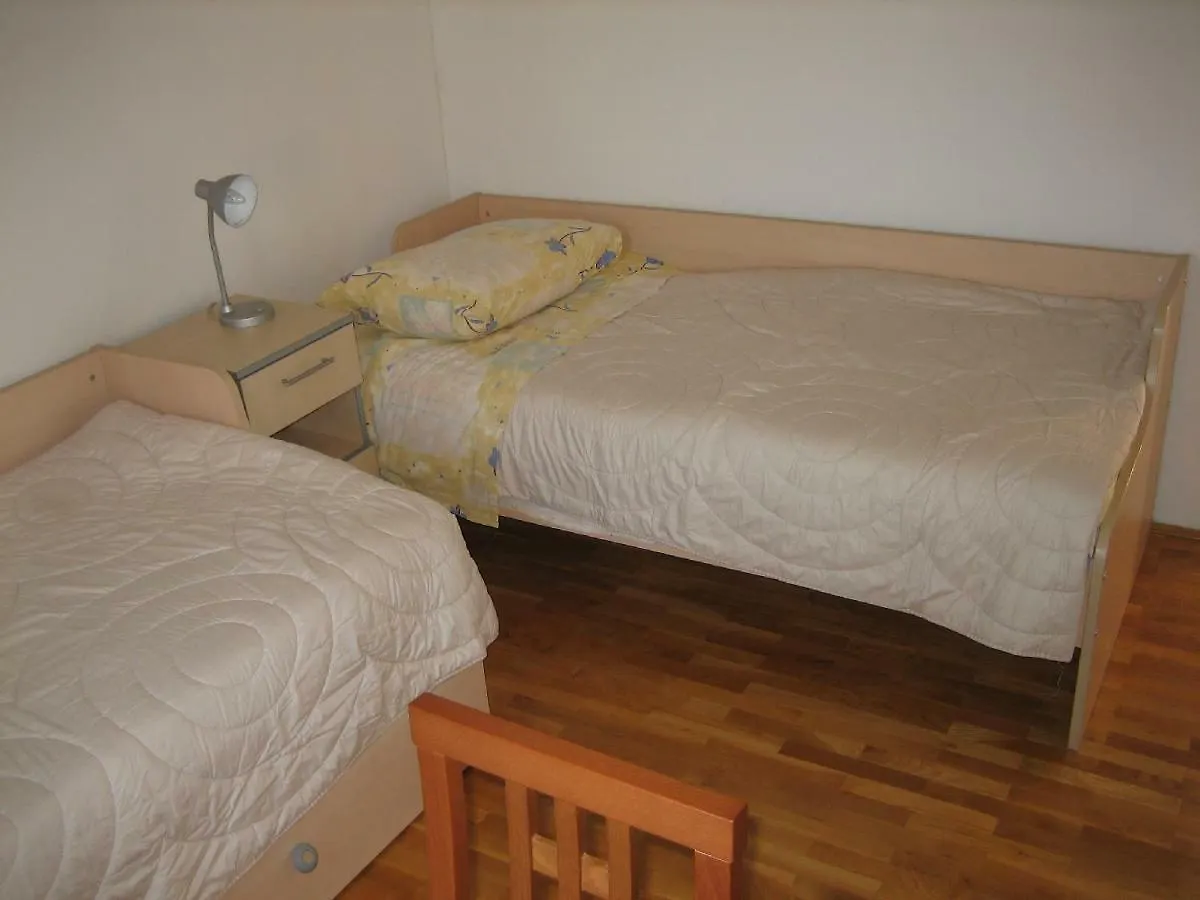 Tihi Apartman Ζαντάρ 0*,
