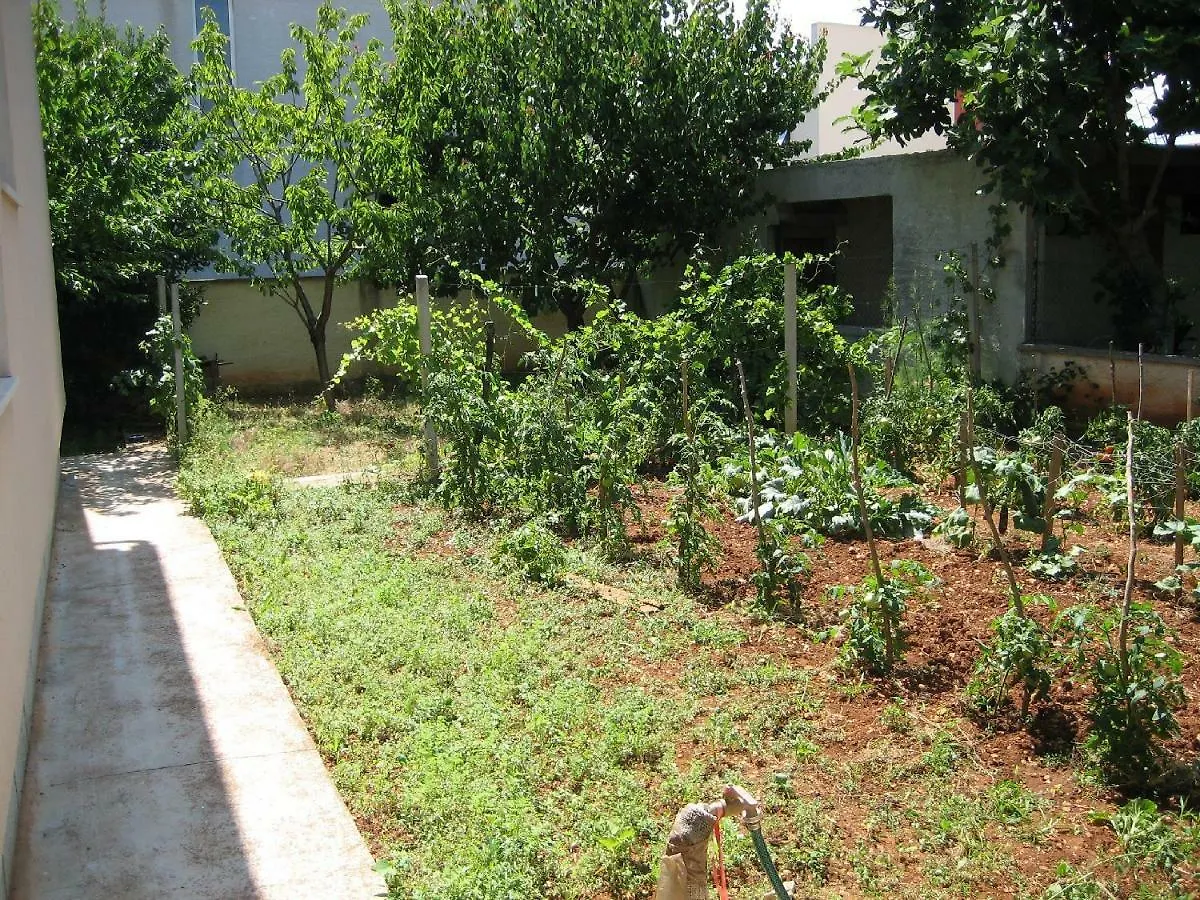 Tihi Apartman Ζαντάρ
